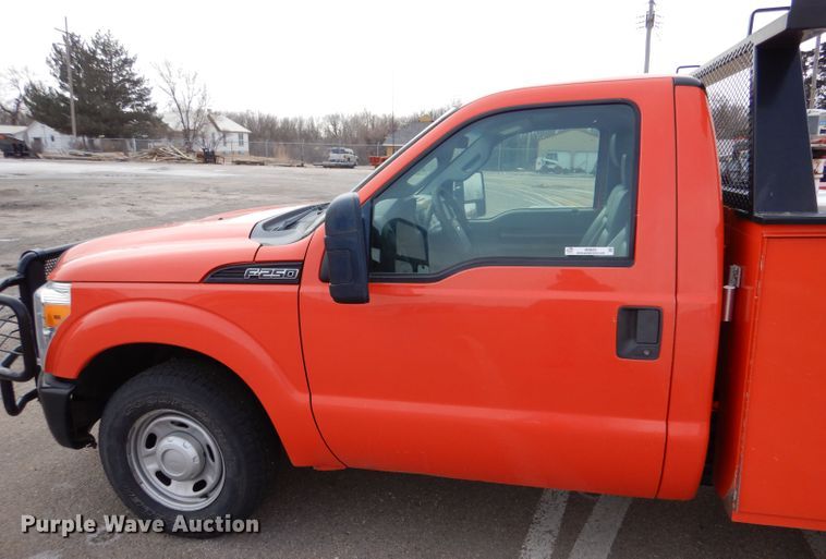 image for item IE9653 2011 Ford F250 Super Duty XL  utility bed pickup truck