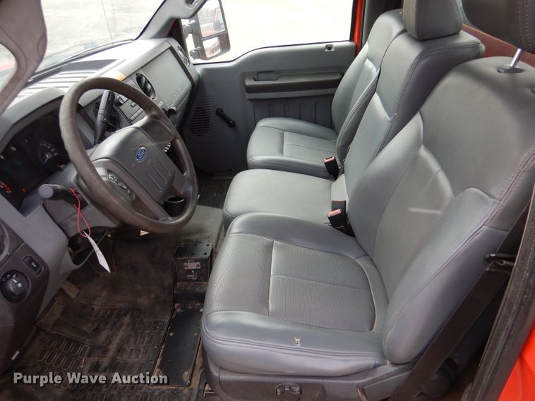 image for item IE9653 2011 Ford F250 Super Duty XL  utility bed pickup truck