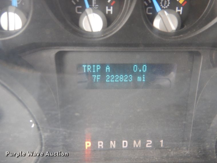 image for item IE9653 2011 Ford F250 Super Duty XL  utility bed pickup truck