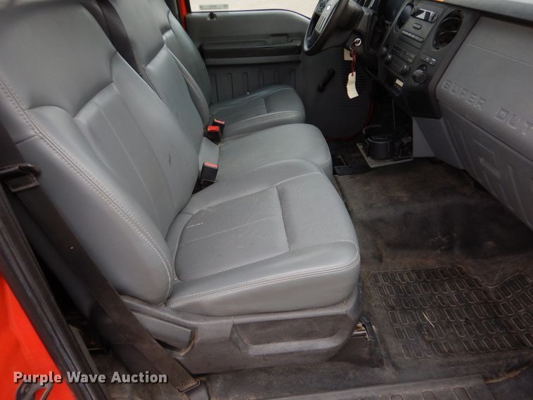 image for item IE9653 2011 Ford F250 Super Duty XL  utility bed pickup truck