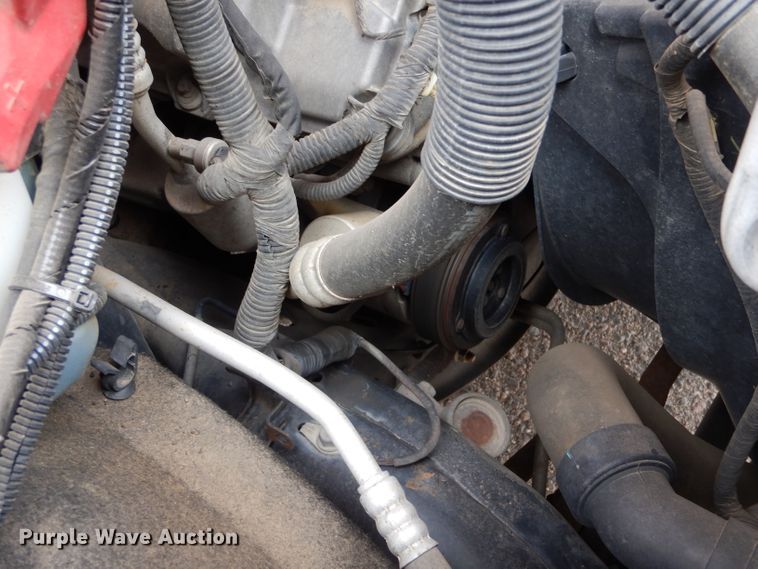 image for item IE9653 2011 Ford F250 Super Duty XL  utility bed pickup truck