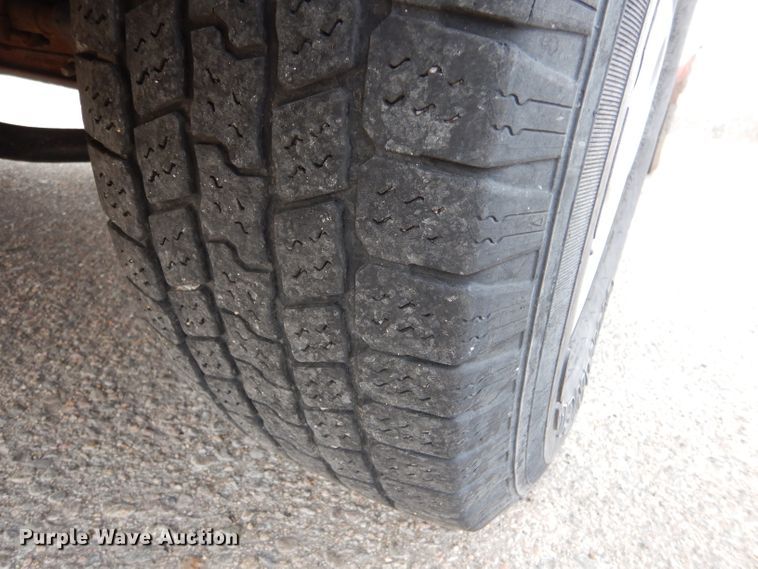 image for item IE9653 2011 Ford F250 Super Duty XL  utility bed pickup truck