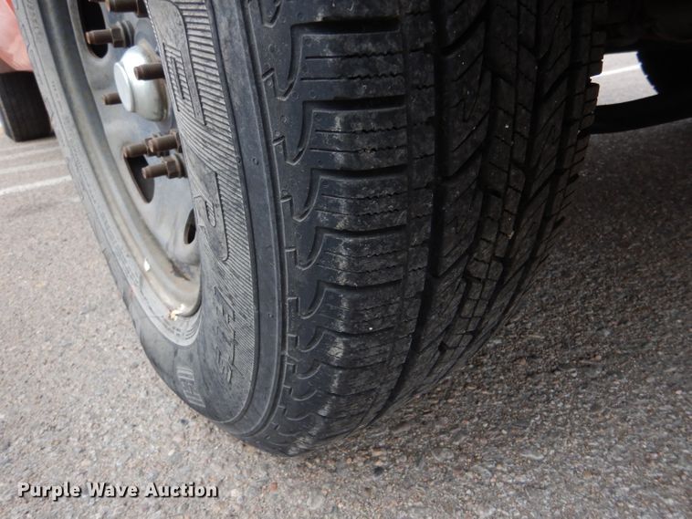 image for item IE9653 2011 Ford F250 Super Duty XL  utility bed pickup truck