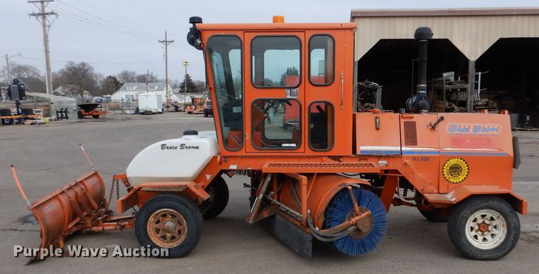 image for item IE9657 2006 Broce RJ-350  broom