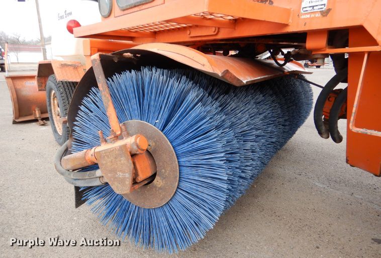 image for item IE9657 2006 Broce RJ-350  broom