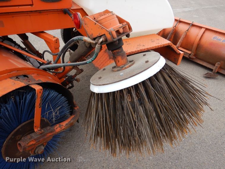 image for item IE9657 2006 Broce RJ-350  broom