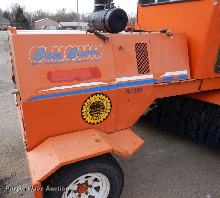 image for item IE9657 2006 Broce RJ-350  broom