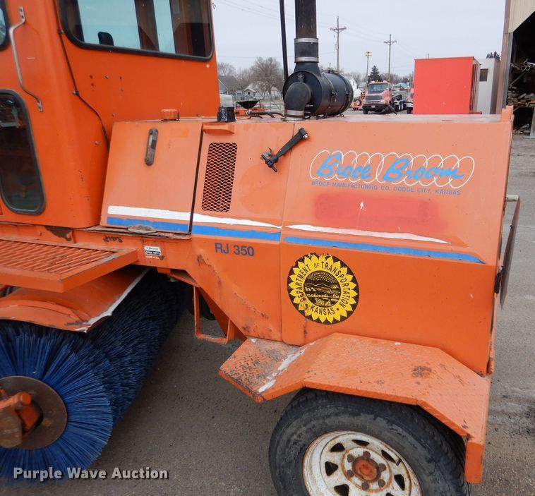 image for item IE9657 2006 Broce RJ-350  broom