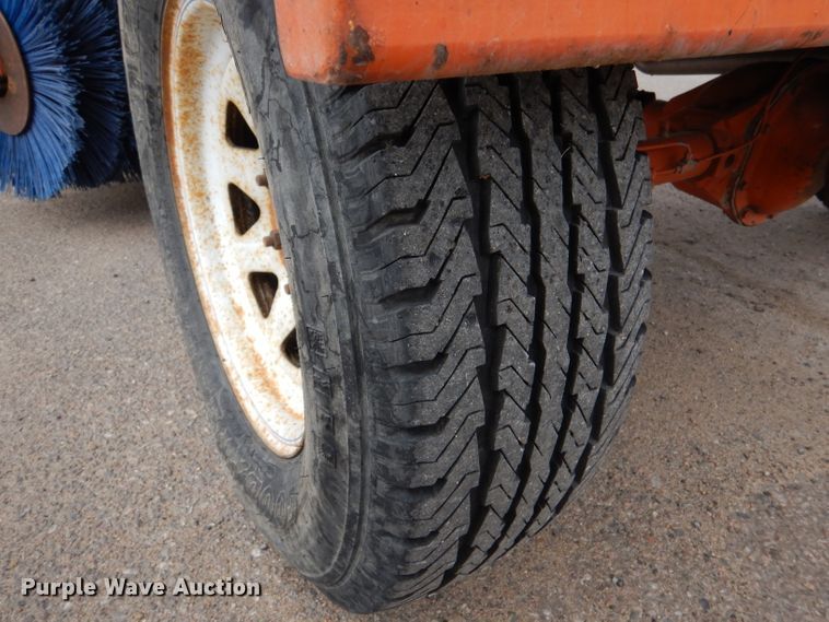 image for item IE9657 2006 Broce RJ-350  broom