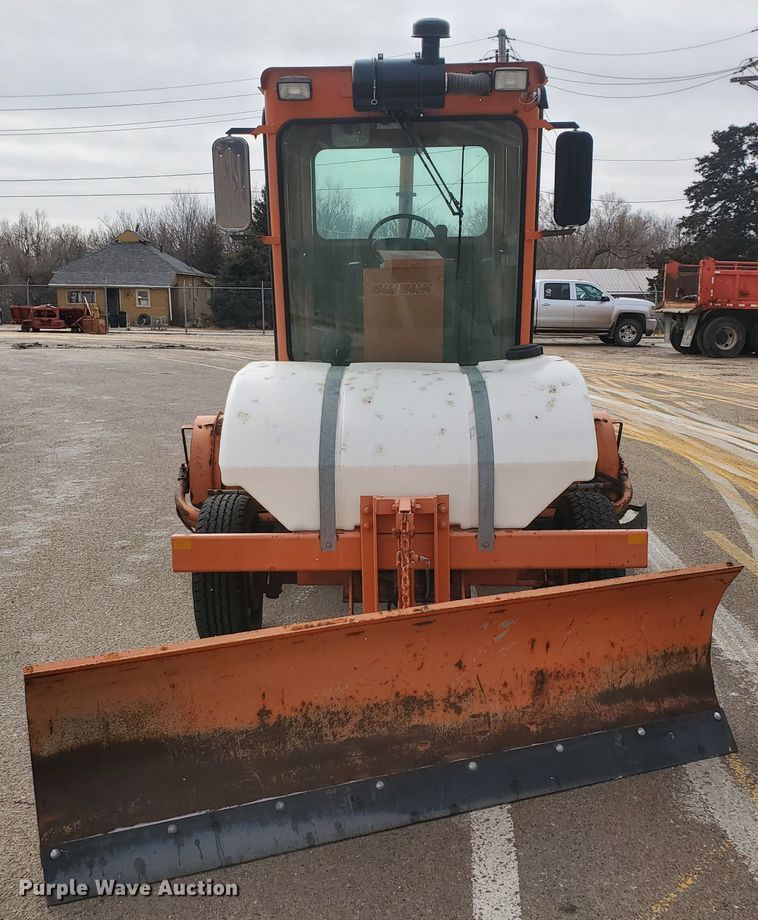 image for item IE9658 2001 Broce CR350  broom