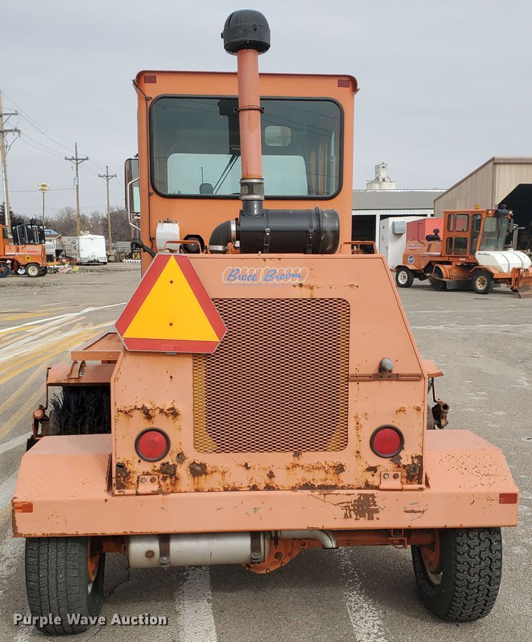 image for item IE9658 2001 Broce CR350  broom