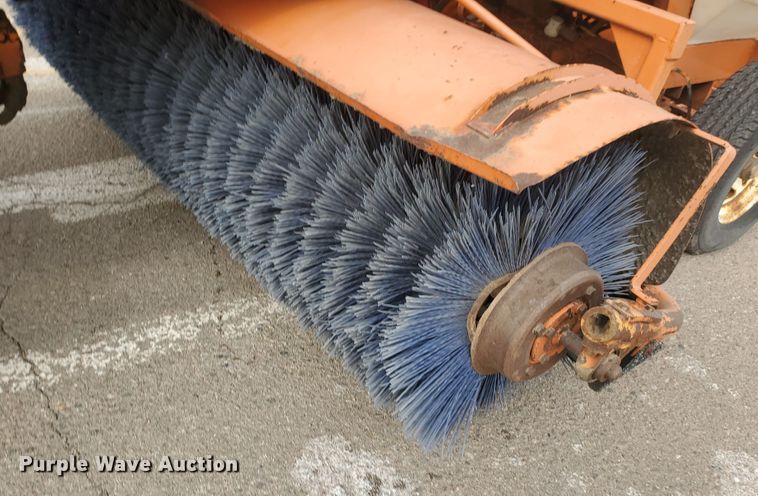 image for item IE9658 2001 Broce CR350  broom