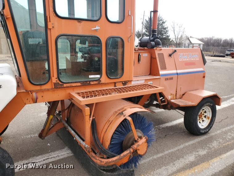 image for item IE9658 2001 Broce CR350  broom