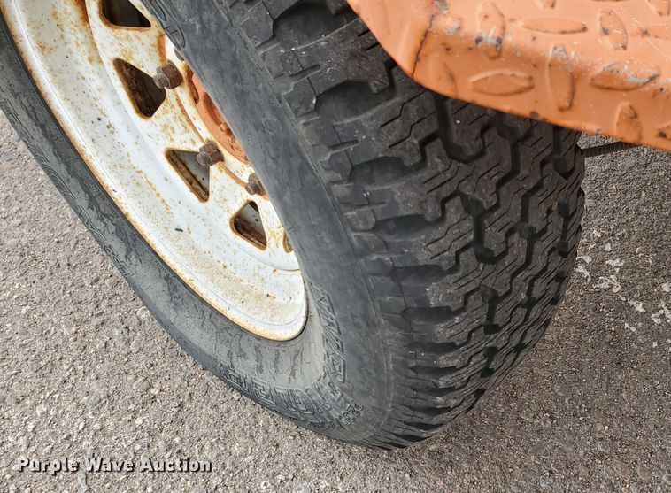 image for item IE9658 2001 Broce CR350  broom