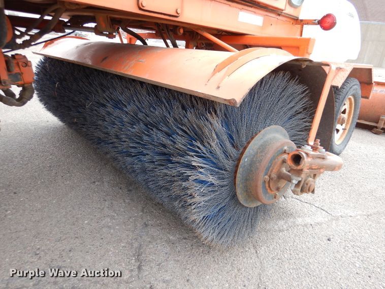 image for item IE9659 2004 Broce RJ-350  broom