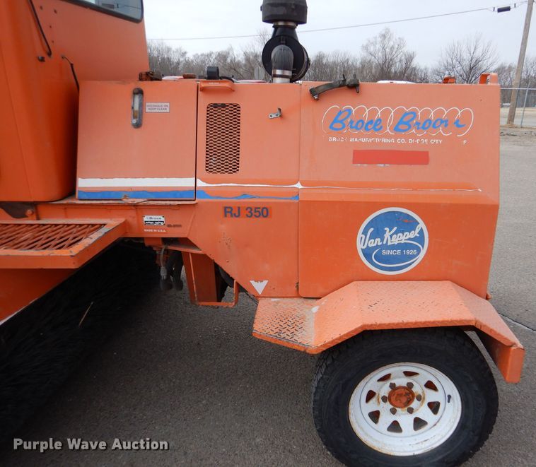 image for item IE9659 2004 Broce RJ-350  broom