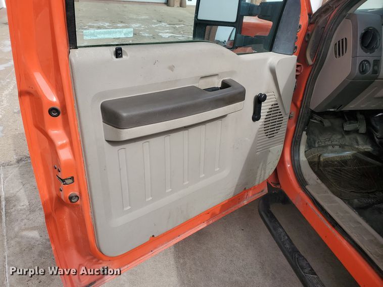 image for item IE9660 2008 Ford F250 Super Duty XL  pickup truck