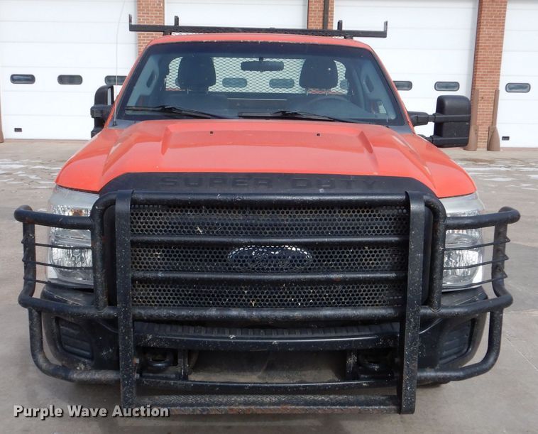 image for item IE9661 2011 Ford F250 Super Duty XL  utility bed pickup truck