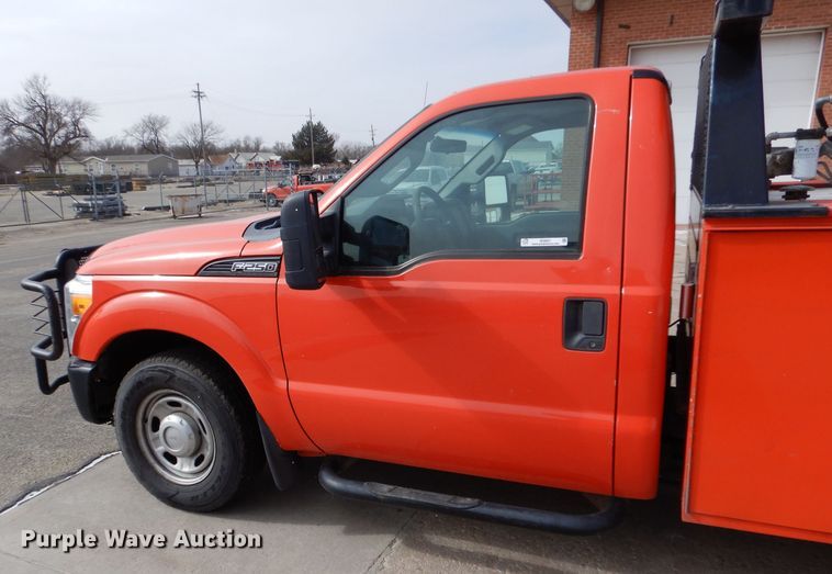 image for item IE9661 2011 Ford F250 Super Duty XL  utility bed pickup truck