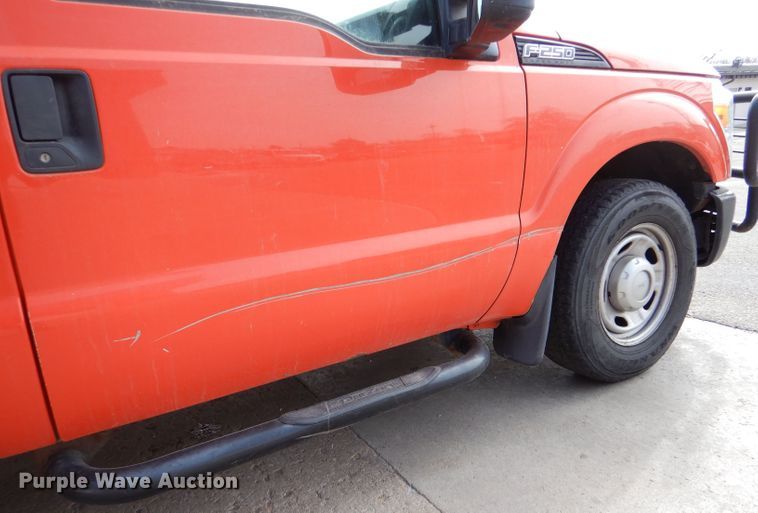 image for item IE9661 2011 Ford F250 Super Duty XL  utility bed pickup truck