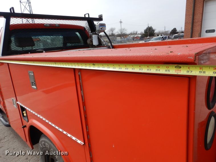 image for item IE9661 2011 Ford F250 Super Duty XL  utility bed pickup truck