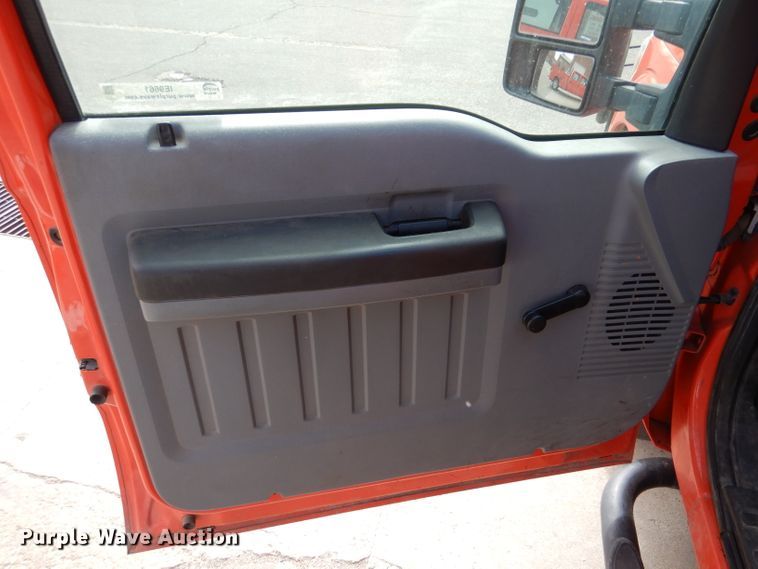 image for item IE9661 2011 Ford F250 Super Duty XL  utility bed pickup truck