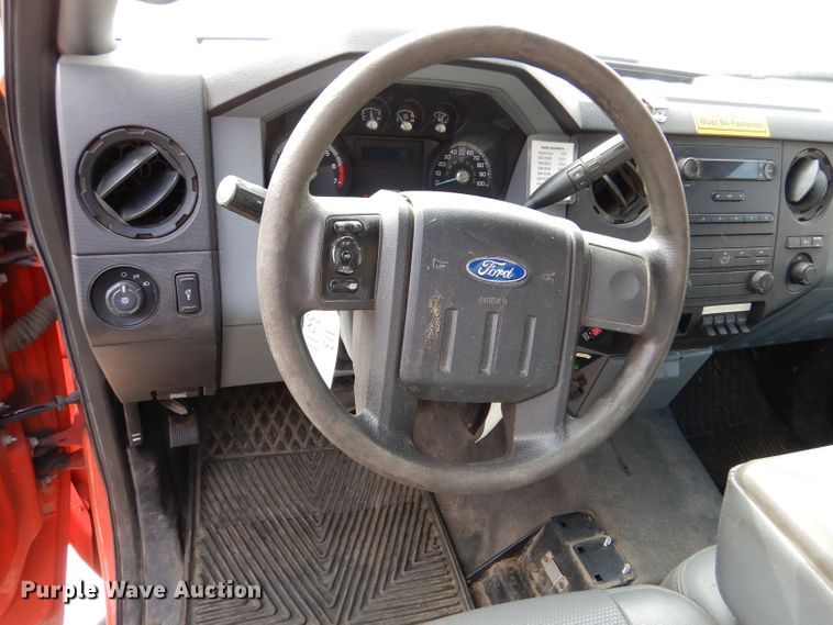 image for item IE9661 2011 Ford F250 Super Duty XL  utility bed pickup truck