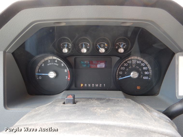 image for item IE9661 2011 Ford F250 Super Duty XL  utility bed pickup truck