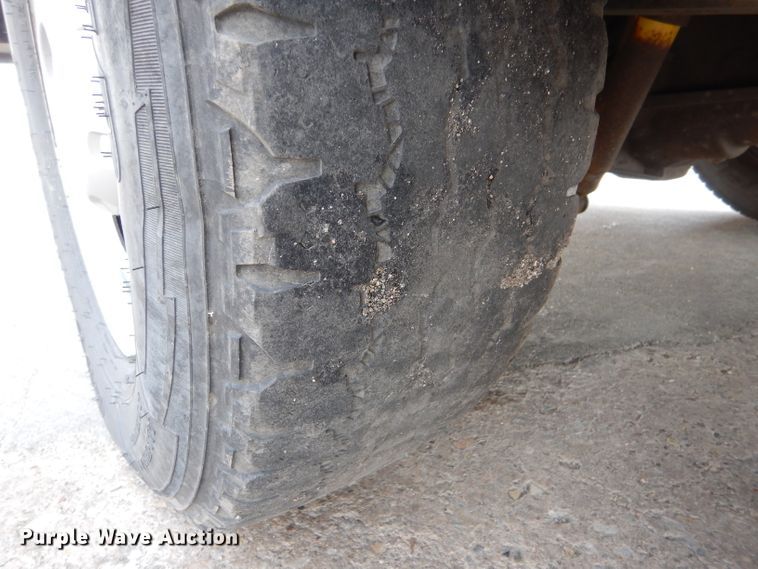 image for item IE9661 2011 Ford F250 Super Duty XL  utility bed pickup truck