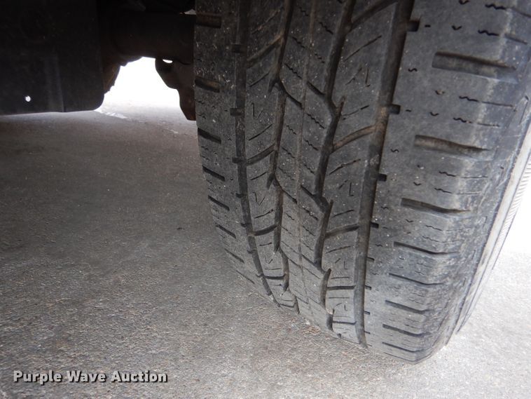 image for item IE9661 2011 Ford F250 Super Duty XL  utility bed pickup truck