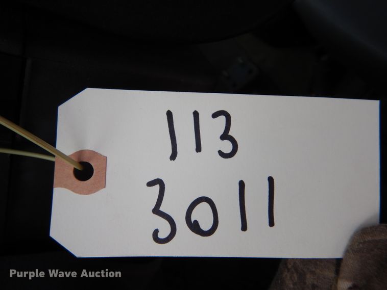 image for item IE9661 2011 Ford F250 Super Duty XL  utility bed pickup truck