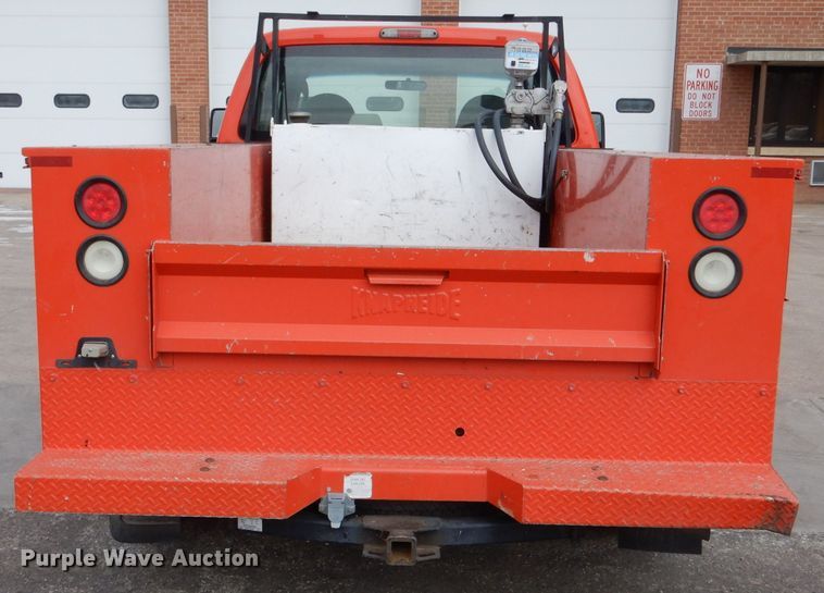 image for item IE9662 2008 Ford F250 Super Duty  Crew Cab utility bed pickup truck