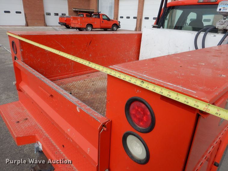 image for item IE9662 2008 Ford F250 Super Duty  Crew Cab utility bed pickup truck