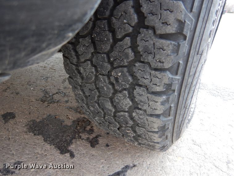 image for item IE9662 2008 Ford F250 Super Duty  Crew Cab utility bed pickup truck