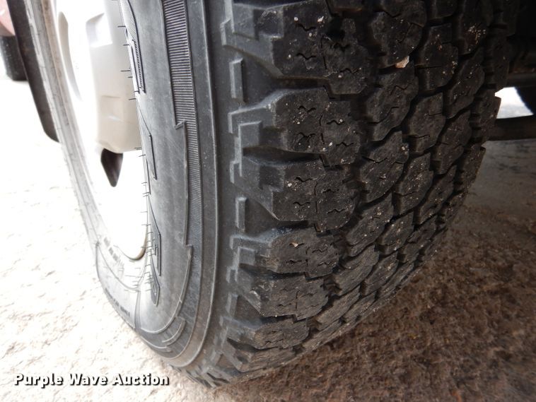 image for item IE9662 2008 Ford F250 Super Duty  Crew Cab utility bed pickup truck