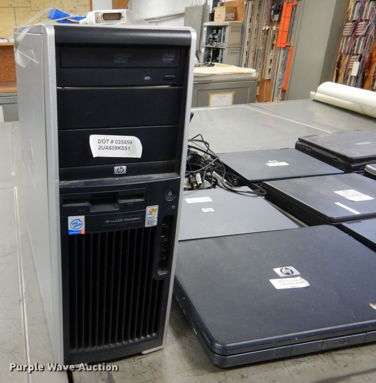 image for item IE9676 (14) Compaq laptops