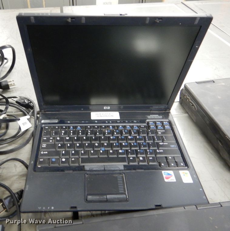 image for item IE9676 (14) Compaq laptops