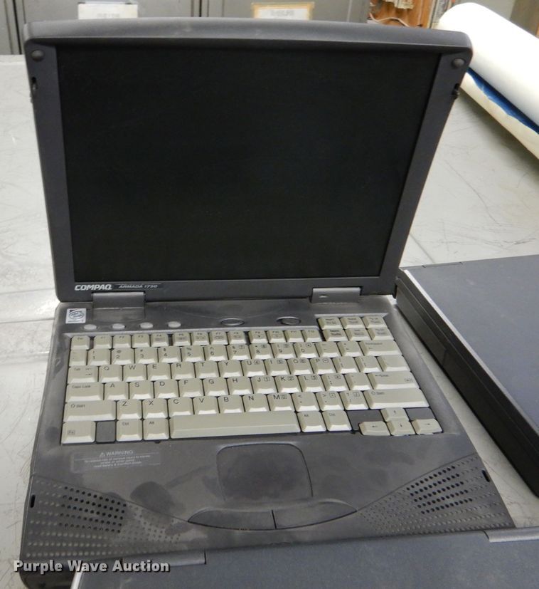 image for item IE9676 (14) Compaq laptops