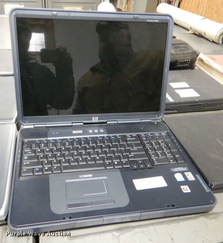 image for item IE9676 (14) Compaq laptops