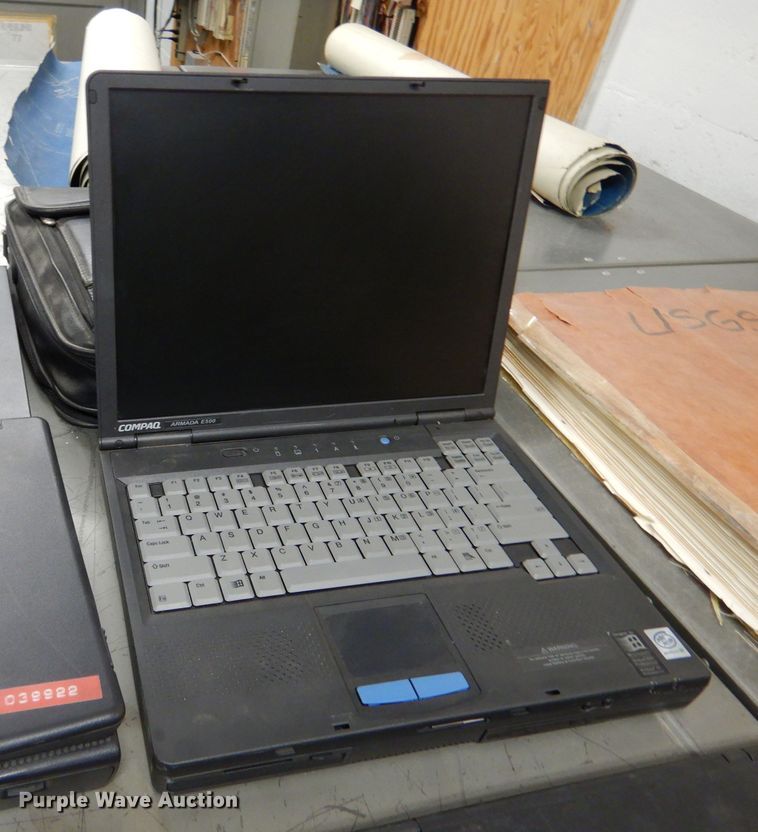 image for item IE9676 (14) Compaq laptops