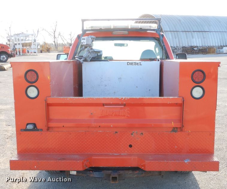 image for item IE9677 2008 Ford F250 Super Duty XL  utility bed pickup truck