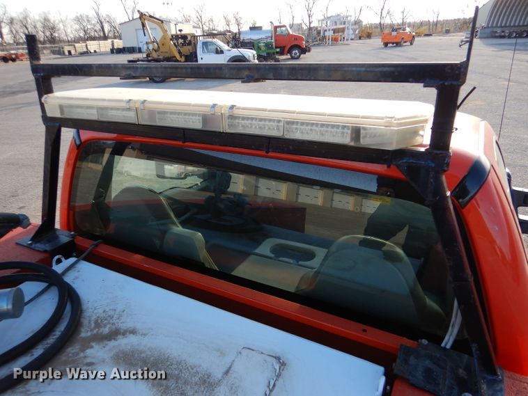 image for item IE9677 2008 Ford F250 Super Duty XL  utility bed pickup truck