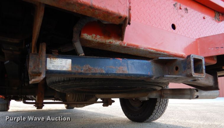 image for item IE9677 2008 Ford F250 Super Duty XL  utility bed pickup truck