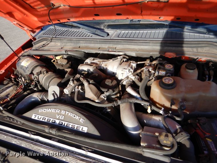 image for item IE9677 2008 Ford F250 Super Duty XL  utility bed pickup truck