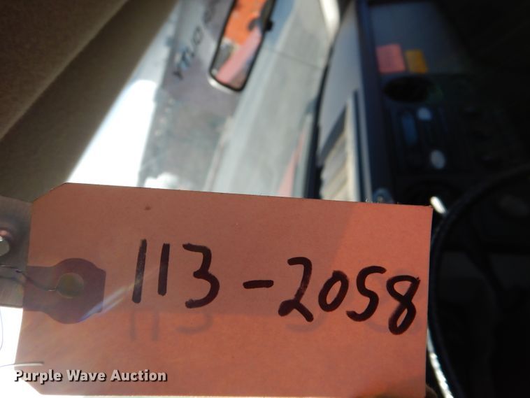 image for item IE9677 2008 Ford F250 Super Duty XL  utility bed pickup truck