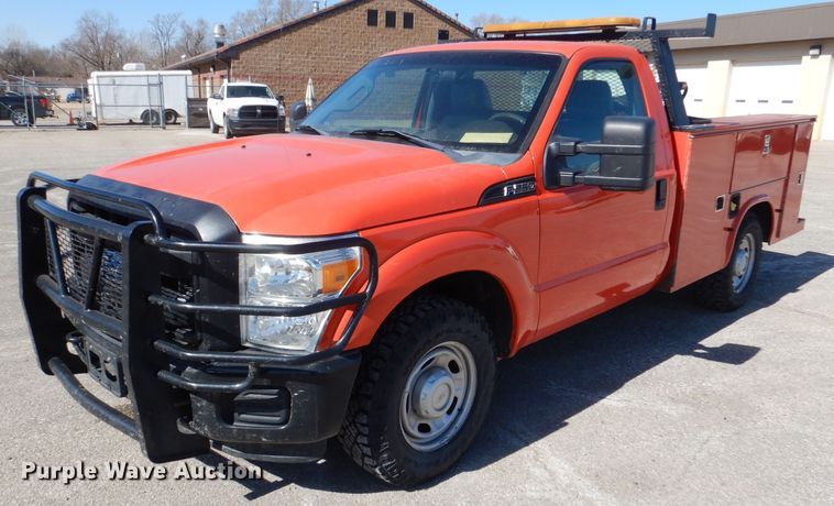 image for item IE9678 2011 Ford F250 Super Duty XL  utility bed pickup truck