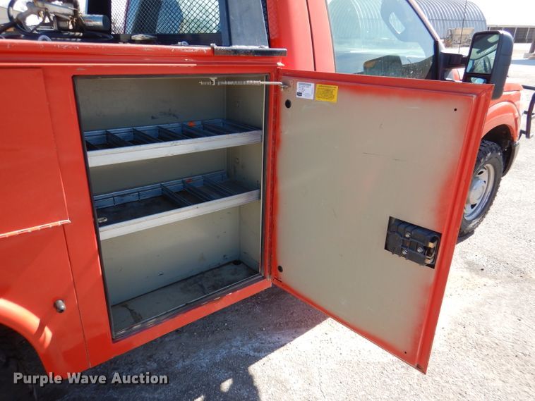 image for item IE9678 2011 Ford F250 Super Duty XL  utility bed pickup truck