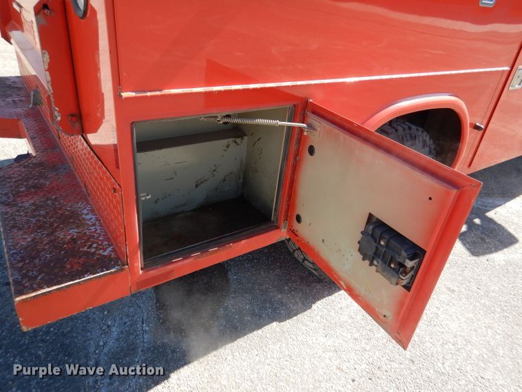 image for item IE9678 2011 Ford F250 Super Duty XL  utility bed pickup truck