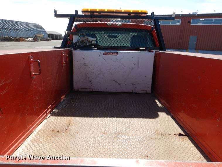 image for item IE9678 2011 Ford F250 Super Duty XL  utility bed pickup truck