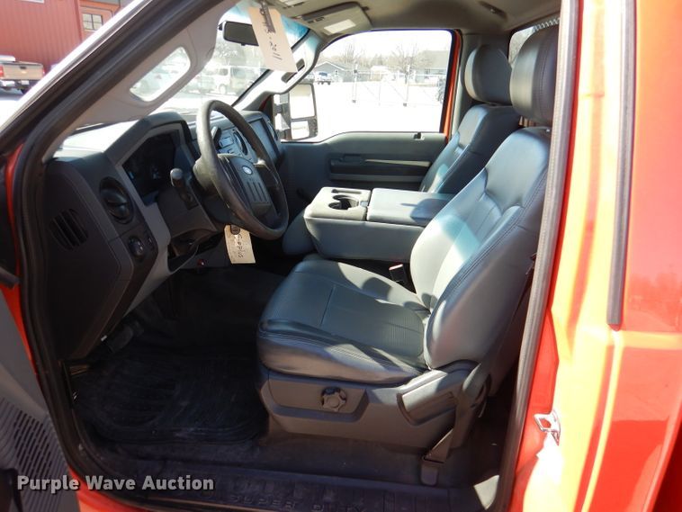 image for item IE9678 2011 Ford F250 Super Duty XL  utility bed pickup truck